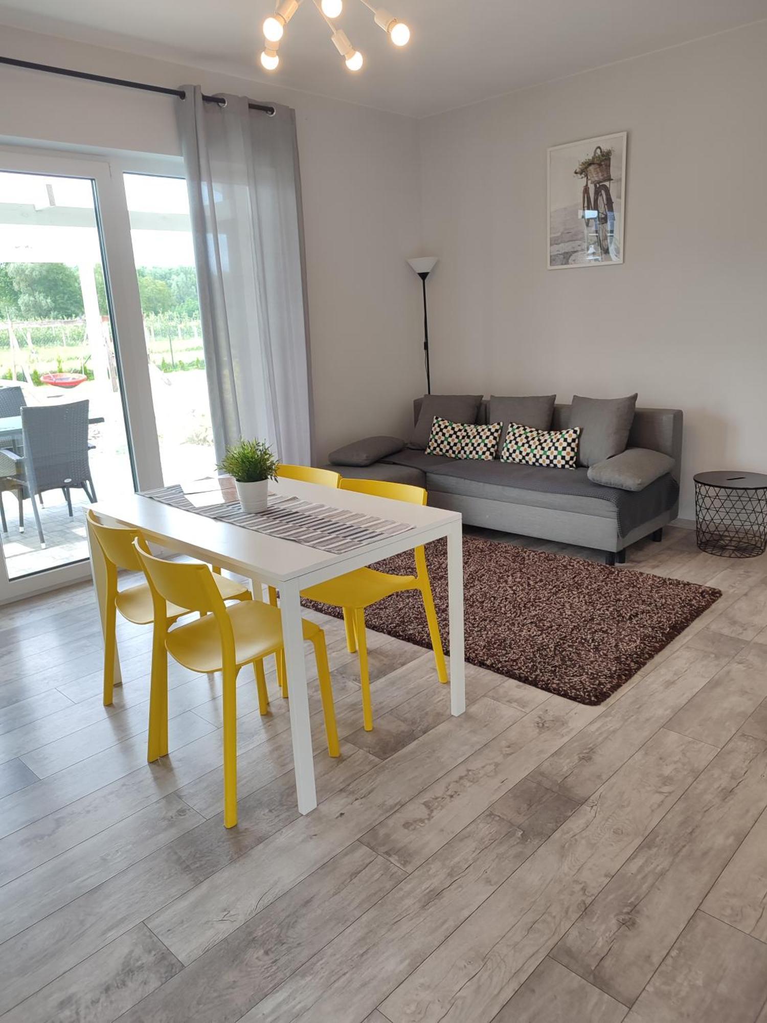 Apartamenty Wilga Z Calorocznym Jacuzzi I Letnim Basenem Room photo
